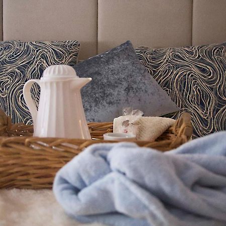The Cheshire Cat Bed And Breakfast เอลอรา ภายนอก รูปภาพ