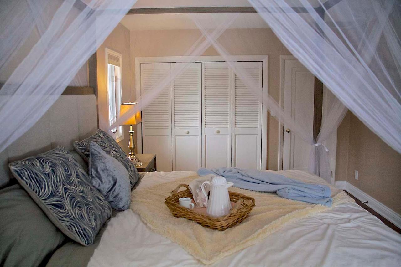 The Cheshire Cat Bed And Breakfast เอลอรา ภายนอก รูปภาพ